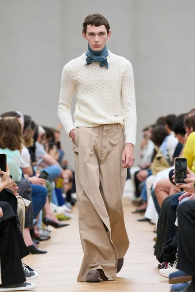 Look 54